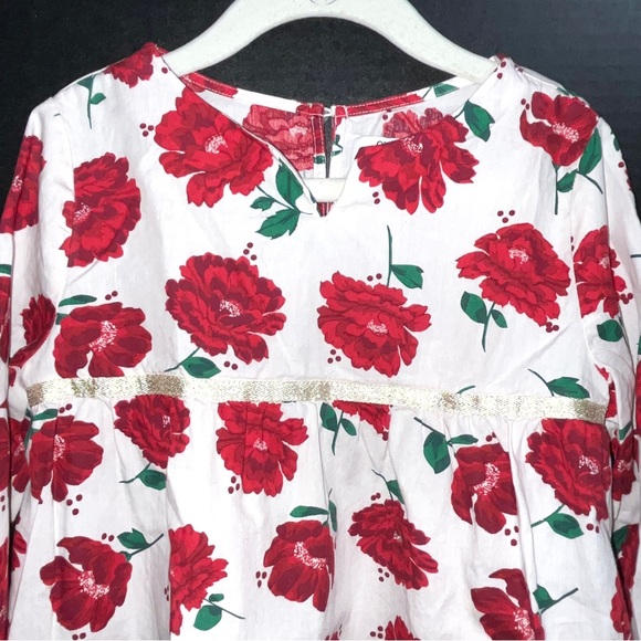 Crown & Ivy Kids top, 100% cotton,  white with bold red flowers, gold ribbon - Picture 2 of 13